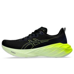 Buty do biegania męskie Asics Novablast. Czarne obuwie do biegania damskie Asics. Za 574.95 zł.