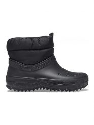 Crocs Kozaki zimowe "Classic Neo Puff" w kolorze czarnym rozmiar: 37/38. Czarne kozaki damskie Crocs, z materiału, bez obcasa. Za 220.12 zł.