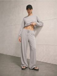 Spodnie wide leg z modalem - szary. Szare spodnie materiałowe damskie Sinsay, bez wzorów. Za 49.99 zł.