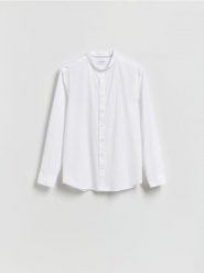 Koszula slim fit ze stójką - biały. Białe koszule męskie Reserved, l, bez wzorów, z tkaniny, bez kołnierzyka, bez ramiączek. Za 129.99 zł.