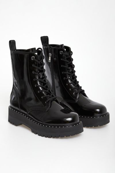 Trapery damskie DKNY. Trapery damskie DKNY, bez obcasa. W wyprzedaży za 509.40 zł.