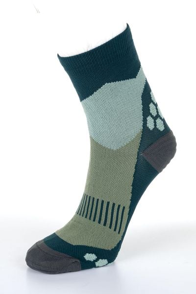 Uniseksowe skarpety outdoorowe Kilpi PRO-U. Zielone skarpetki damskie Kilpi, bez wzorów, z materiału. Za 70.90 zł.
