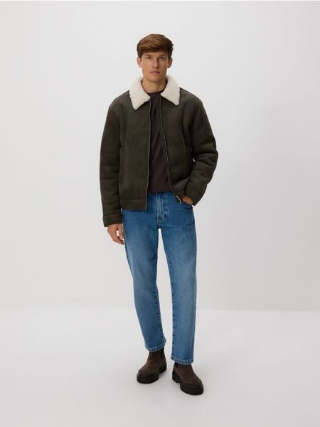 Kurtka sherpa z kołnierzem - ciemnozielony. Zielone kurtki męskie Reserved, l, bez wzorów, z dzianiny, bez kaptura. W wyprzedaży za 129.99 zł.