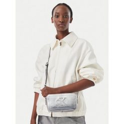 Torebka Calvin Klein. Szare listonoszki damskie CALVIN KLEIN, bez wzorów, bez dodatków. Za 329.99 zł.