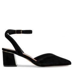 Sandały Lasocki. Czarne sandały damskie Lasocki, bez wzorów, bez obcasa, na słupku. Za 159.99 zł.