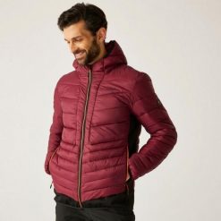 Kurtka z kapturem Regatta Leedre. Czarne kurtki męskie Regatta, l, bez wzorów, z materiału, eleganckie, z kapturem. Za 143.99 zł.
