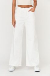 7 FOR ALL MANKIND Białe jeansy damskie Zoey Milk. Białe jeansy damskie 7 FOR ALL MANKIND. W wyprzedaży za 399.99 zł.