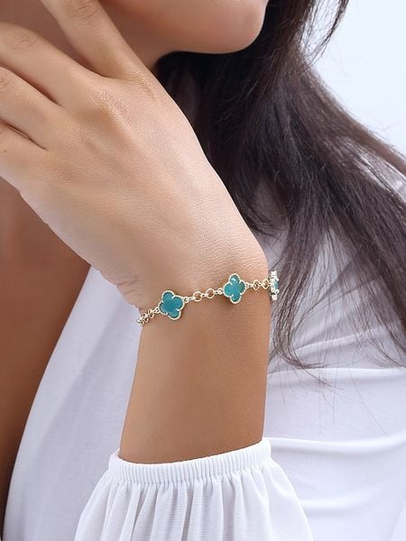 Nakkash Pozłacana bransoletka z kamieniami szlachetnymi rozmiar: onesize. Niebieskie bransoletki damskie Nakkash, pozłacane. Za 69.58 zł.