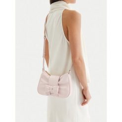 Torebka JENNY. Czerwone torebki klasyczne damskie Jenny, bez wzorów, bez dodatków. Za 119.99 zł.