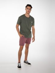 Spodenki męskie PROTEST FAN shorts. Czerwone szorty męskie Protest, z bawełny, bez kołnierzyka. Za 139.90 zł.
