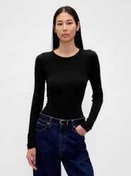 GAP Koszulka w kolorze czarnym rozmiar: XXL. Czarne t-shirty damskie GAP, xxl, bez wzorów, z bawełny, bez kołnierzyka. Za 73.93 zł.