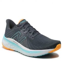 Buty do biegania męskie New Balance MVNGOCD5. Szare obuwie do biegania damskie New Balance. W wyprzedaży za 522.30 zł.