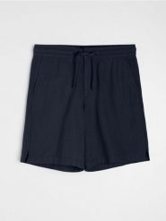 Szorty z domieszką lnu - granatowy. Niebieskie szorty męskie Sinsay, bez kołnierzyka. Za 39.99 zł.