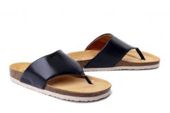 DR. BRINKMANN 700531-01 schwarz, klapki damskie. Czarne klapki damskie Dr. Brinkmann, bez wzorów, bez obcasa. Za 167.93 zł.