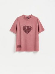 T-shirt Lenny Kravitz - brudny róż. Czerwone t-shirty damskie Reserved, l, bez wzorów, z bawełny, bez kołnierzyka. Za 89.99 zł.