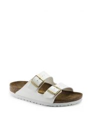 Birkenstock Klapki w kolorze białym rozmiar: 37. Białe klapki damskie Birkenstock, bez wzorów, z materiału, bez obcasa. Za 318.45 zł.