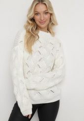 Jasnobeżowy Luźny Sweter w Ozdobny Splot Ujuvertta. Brązowe swetry klasyczne damskie Born2be, z dzianiny, bez kołnierzyka. Za 84.99 zł.