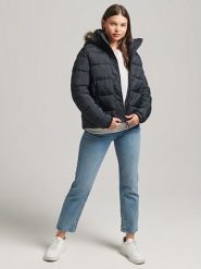 Superdry Kurtka zimowa w kolorze granatowym rozmiar: M. Niebieskie kurtki damskie Superdry., na zimę, m, bez wzorów, z puchu, bez kaptura. Za 333.81 zł.