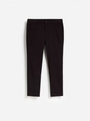 Spodnie chino slim fit - mahoniowy. Brązowe spodnie materiałowe męskie Reserved, bez wzorów, z tkaniny. Za 159.99 zł.