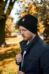 Męska czapka zimowa Brødrene cz8 czarna 9922. Czarne czapki męskie na zimę, bez wzorów, eleganckie. Za 49.00 zł.