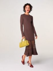 Rodier Sukienka w kolorze brązowym rozmiar: L. Brązowe sukienki damskie Rodier, l, bez wzorów, prążkowane, bez kołnierzyka, bez ramiączek, midi. Za 478.99 zł.