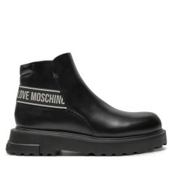 Botki LOVE MOSCHINO. Czarne botki damskie Love Moschino, bez obcasa, na płaskiej podeszwie, bez zapięcia. Za 969.99 zł.