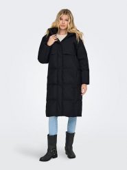 JDY Kurtka zimowa "Melba" w kolorze czarnym rozmiar: S. Czarne kurtki damskie JDY, na zimę, s, bez wzorów, z puchu, bez kaptura. Za 274.88 zł.