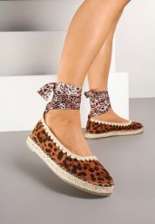 Panterkowe Espadryle ze Wzorzystym Wiązaniem Przy Kostce Zdobione Plecionką Lortevia. Espadryle damskie Renee, z aplikacjami, z zamszu, bez obcasa, na obcasie. Za 89.99 zł.