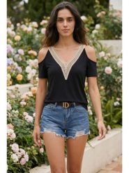 SOULSHAE Bluzka w kolorze czarnym rozmiar: XXL/3XL. Czarne bluzki damskie SOULSHAE, xl, bez wzorów, z wiskozy, bez kołnierzyka, bez ramiączek. Za 86.95 zł.
