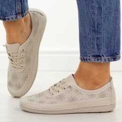 Beżowe ażurowe skórzane półbuty damskie S.Barski 7083. Brązowe półbuty damskie S.BARSKI, w ażurowe wzory, z jeansu, casualowe, z okrągłym noskiem, bez obcasa, na płaskiej podeszwie. Za 229.00 zł.