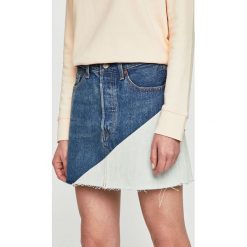 Levi's - Spódnica. Niebieskie spódniczki damskie Levi's, s, bez wzorów, z bawełny, mini, proste. W wyprzedaży za 119.90 zł.