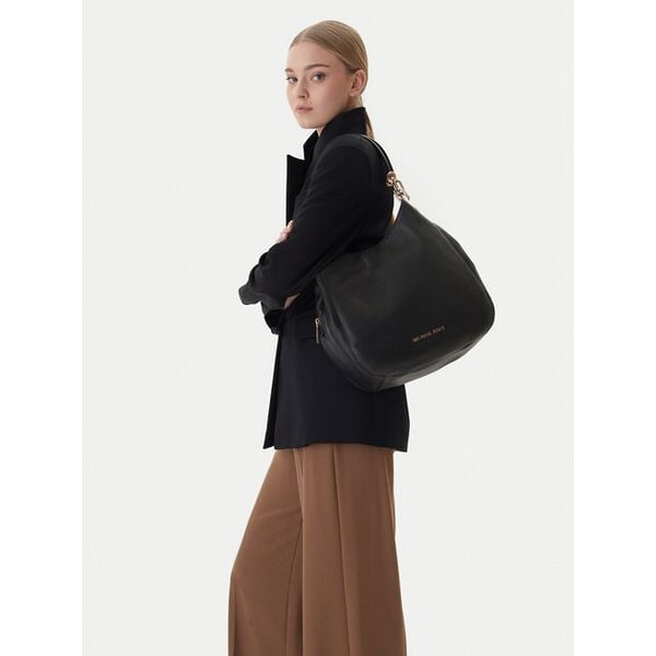 Torebka MICHAEL Michael Kors. Białe torebki klasyczne damskie MICHAEL Michael Kors, bez wzorów, bez dodatków. Za 636.99 zł.