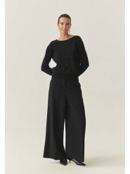 TATUUM Sweter w kolorze czarnym rozmiar: XS. Czarne swetry klasyczne damskie Tatuum, xs, bez kołnierzyka. Za 149.95 zł.