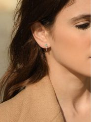 ATELIER DU DIAMANT Złote kolczyki-wkrętki z diamentami i szmaragdem rozmiar: onesize. Szare kolczyki damskie ATELIER DU DIAMANT, z diamentem, złote. Za 1,304.99 zł.