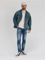 Jeansy slim fit - niebieski. Niebieskie jeansy męskie Sinsay. W wyprzedaży za 33.99 zł.