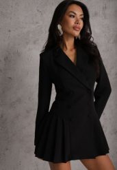 Czarna Rozkloszowana Sukienka Marynarka VICES z Usztywnianymi Ramionami Ilarita. Czarne marynarki i żakiety damskie Renee, l, bez wzorów, z materiału, eleganckie, bez kołnierzyka, bez ramiączek, maxi, kopertowe. Za 239.99 zł.