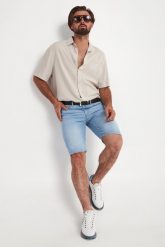 Spodenki męskie jeansowe ARMANI EXCHANGE. Szorty męskie Armani Exchange, z jeansu, bez kołnierzyka. Za 619.00 zł.