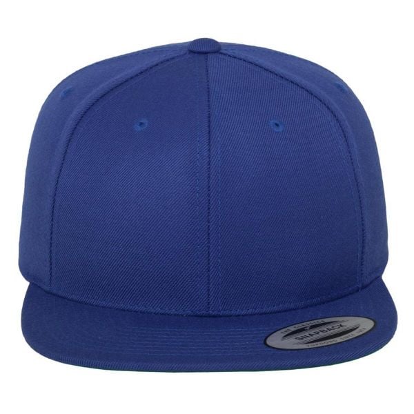 Klasyczna Czapka Z Daszkiem. Czarne czapki męskie FLEXFIT, bez wzorów, z materiału, klasyczne. Za 65.99 zł.