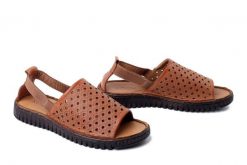 KOCH 030.113.1895 coconut, sandały damskie. Brązowe sandały damskie KOCH, w ażurowe wzory, ze skóry, bez obcasa. Za 224.90 zł.
