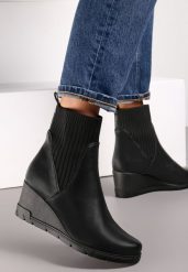 Czarne Botki z Elastyczną Cholewką na Koturnie Touge. Czarne botki damskie Renee, za kostkę, bez obcasa, na koturnie, bez zapięcia. Za 159.99 zł.
