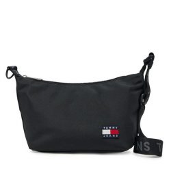 Torebka Tommy Jeans. Czarne torebki klasyczne damskie Tommy Jeans, bez wzorów, z jeansu, bez dodatków. Za 179.99 zł.
