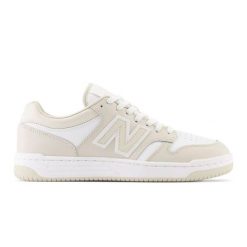 Buty New Balance M BB480LBB beżowy. Brązowe buty sportowe na co dzień męskie z materiału, bez zapięcia, trekkingowe. Za 739.91 zł.