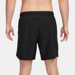 Szorty Nike Dri-FIT Challenger 7 BF czarne. Czarne szorty męskie Nike, z materiału, bez kołnierzyka. Za 195.60 zł.