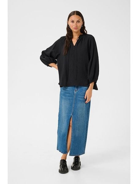 Kaffe Bluzka "Lianna" w kolorze czarnym rozmiar: 40. Czarne bluzki damskie Kaffe, bez wzorów, bez kołnierzyka, bez ramiączek. Za 82.64 zł.