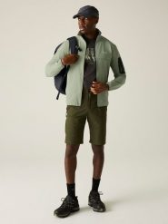 Regatta Kurtka polarowa "Baslinn" w kolorze zielonym rozmiar: L. Zielone kurtki męskie Regatta, l, bez wzorów, z materiału, bez kaptura. Za 141.52 zł.