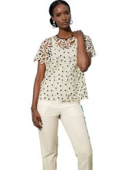 WITT WEIDEN Bluzka w kolorze kremowym rozmiar: 38. Brązowe bluzki damskie WITT WEIDEN, bez wzorów, z koronki, bez kołnierzyka, bez ramiączek. Za 82.99 zł.