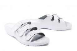 SANITAL FLEX KF-03 biały, klapki, fakirki damskie. Białe klapki damskie Sanital Flex, bez wzorów, bez obcasa. Za 75.99 zł.