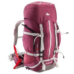 Plecak trekkingowy Easyfit 50 l damski. Fioletowe plecaki damskie QUECHUA, bez wzorów, z polaru, klasyczne. Za 219.99 zł.