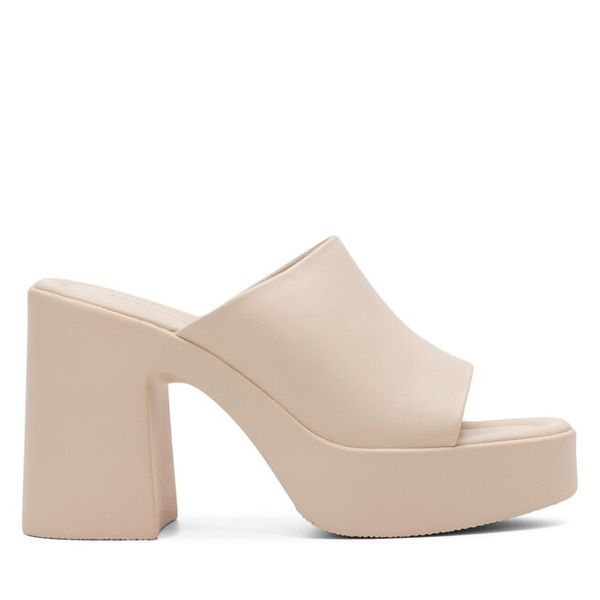 Klapki DeeZee. Brązowe klapki damskie DeeZee, bez wzorów, bez obcasa. Za 149.99 zł.