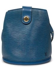 Louis Vuitton Skórzana torebka w kolorze niebieskim - 26 x 30 x 17 cm rozmiar: onesize. Niebieskie torebki klasyczne damskie Louis Vuitton, bez wzorów, z materiału, bez dodatków. Za 3,601.99 zł.